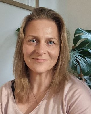 Photo of Madeleine Mansfield, Counsellor, PhD, MBACP