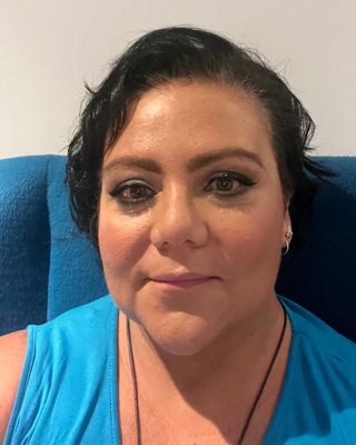 Photo of Cae Jones, Psychotherapist, MIACP