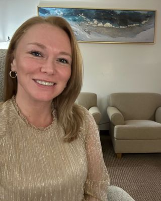 Photo of Julie Warren, LPC-Associate, MA