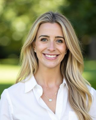 Photo of Cait Leavey, LMHC