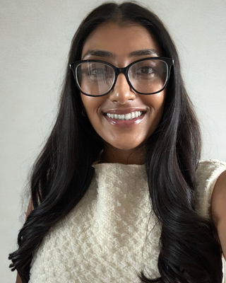 Photo of Dr Hetashi Bawa, Psychologist, PsychD, HCPC - Clin. Psych.