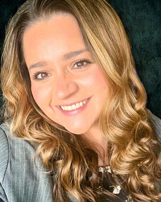 Photo of Chloe King, Pre-Licensed Professional