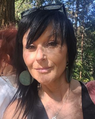 Photo of Jennifer Kleinsteuber, Art Therapist, DVATI, BFA, BA