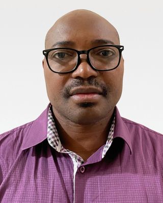 Photo of Toba Omidiji, Psychiatric Nurse Practitioner, PMHNP