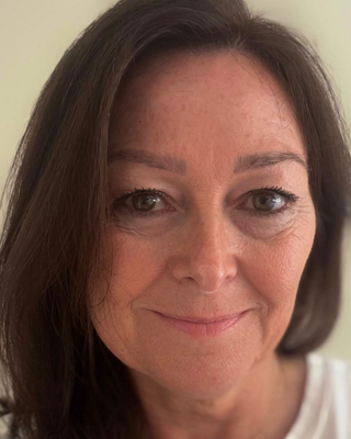 Photo of Sarah Bennett, Counsellor, MNCPS Acc.