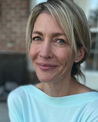 Photo of Rachel Leah Charleton, Counsellor, MSc, RCT, LMFT