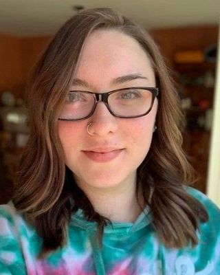 Photo of Kali Van Der Veer, Pre-Licensed Professional, MSW