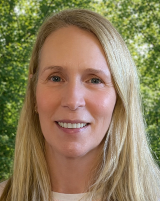 Photo of Grainne Ives, Psychotherapist, MBACP