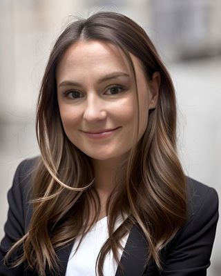 Photo of Taylor Cox, Registered Psychotherapist (Qualifying)