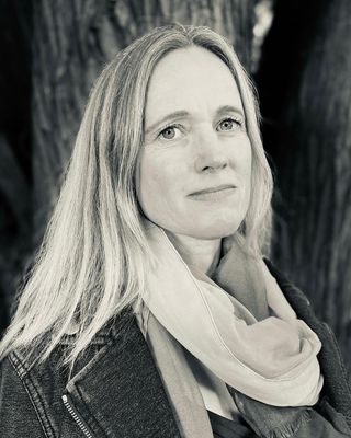 Photo of Eva Spain, Psychotherapist, UKCP Trainee