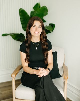 Photo of Amanda Thomas, Registered Psychotherapist, BAPsy, MACP, RP