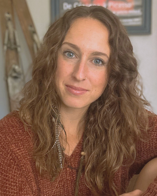 Photo of Arielle Zieja, Psychological Associate, APCC, LMHCA, MA, CIEC, CTNC