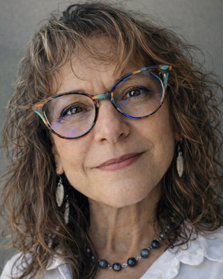 Photo of Mari Grande, Clinical Social Work/Therapist, LCSW-R, LCAT, EMDR, SEP