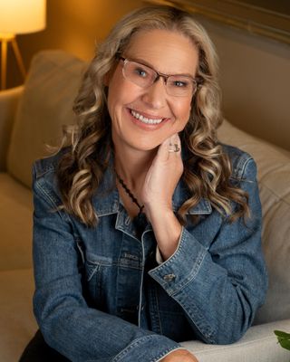 Photo of Shantell Desmond, Marriage & Family Therapist, LMFT