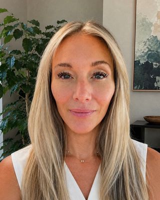 Photo of Elizabeth K Newton, Psychiatric Nurse Practitioner, PMHNP, FNP