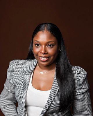 Photo of Mia Redmond, Clinical Social Work/Therapist, MSW, LCSWA