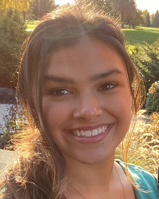 Photo of Noreen Ahmed, Pre-Licensed Professional