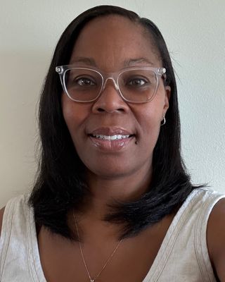 Photo of Latashen Johnson-Lowe, LMSW