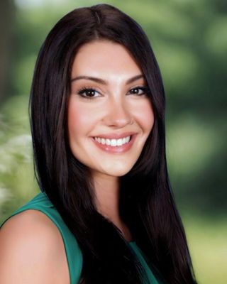 Photo of Mackenzie Fezza, Pre-Licensed Professional, MSW