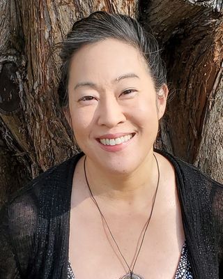 Photo of Vivienne Kim, Marriage & Family Therapist Associate in Oakland, CA