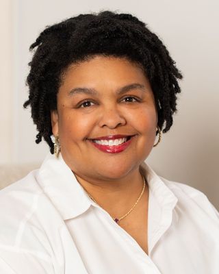 Photo of Kamilah Henderson, Clinical Social Work/Therapist, LLMSW