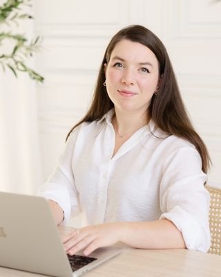 Photo of Colleen Collins, Registered Psychotherapist, MSc, MA, RP, CCC