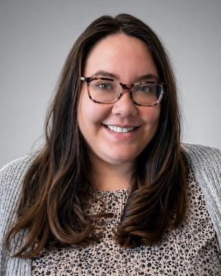 Photo of Caitlyn Lampert, Clinical Social Work/Therapist, MSW, LCSW