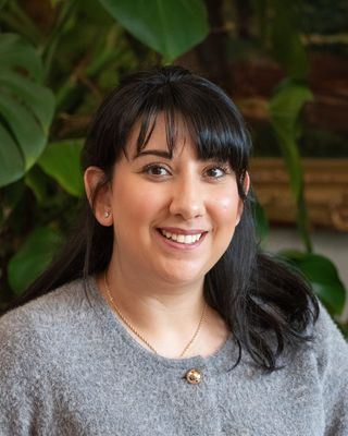 Photo of Alejandra Vera Oronia, Pre-Licensed Professional