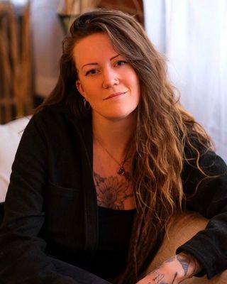 Photo of Azura Kines, Counsellor, RCC