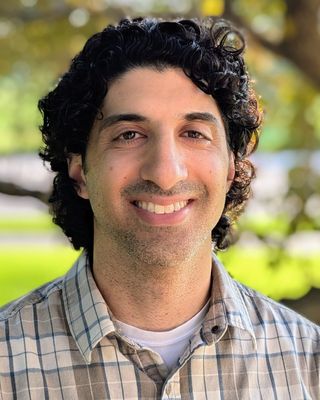 Photo of Cyrus Davani, LPCC, LCPC, Counselor