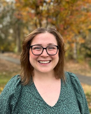 Photo of Victoria McMahon, Clinical Social Work/Therapist, MSW