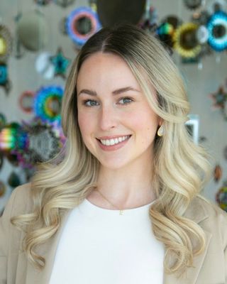 Photo of Amy McLean, Counsellor, BSc, MACP, CCC
