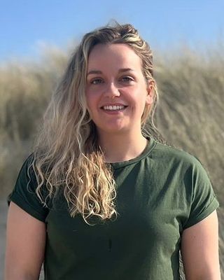 Photo of Ellie Strange, Psychotherapist, MA, HCPC-Art Therap.