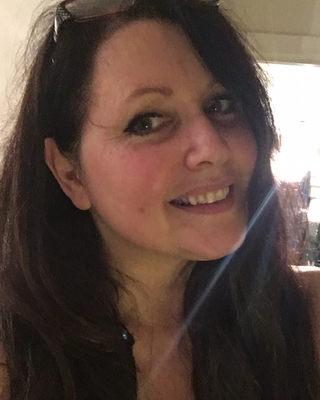 Photo of Roxanne Edmonds, Psychotherapist, MBACP