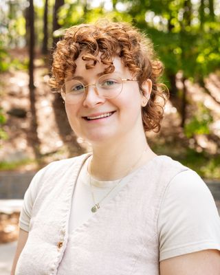 Photo of Jayde Mullis, Counselor, MEd, LAPC