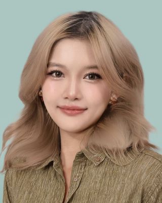 Photo of Julia Zhou, Pre-Licensed Professional