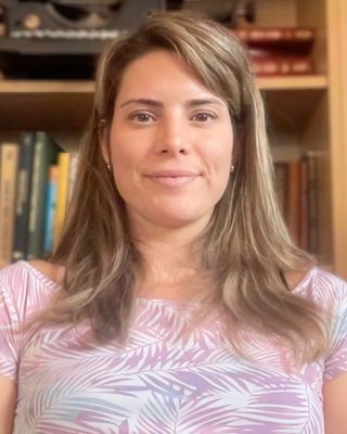 Photo of Dr Victoria Roberts, Psychologist, PsychD, HCPC - Clin. Psych.