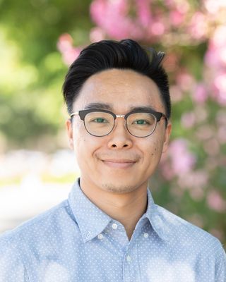 Photo of Roberto Ma, Marriage & Family Therapist, MA, LMFT