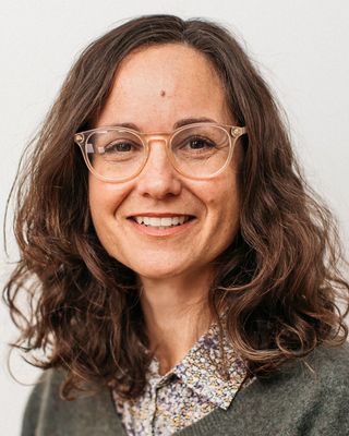 Photo of Suzie Edgeley, Psychotherapist, MSc, MUKCP