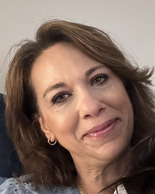 Photo of Mariam Holt, Marriage & Family Therapist, LMFT