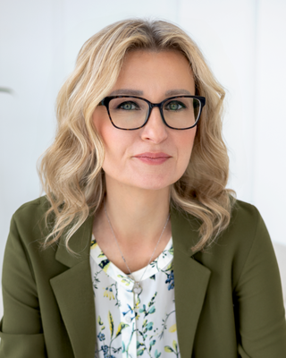 Photo of Dr. Justyna Dmowski, Psychologist, PsyD, LCADC