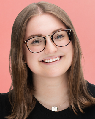 Photo of Amelia Riehl - Amelia @ Fernweh | Trauma, Caregivers, Anxiety, Registered Psychotherapist (Qualifying), CTP