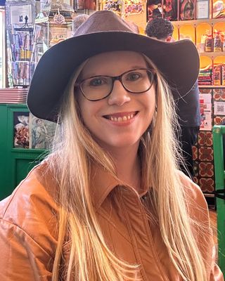 Photo of Lauren Kelly - Wildflower Expressive Arts Therapies, Clinical Social Work/Therapist, LCSW