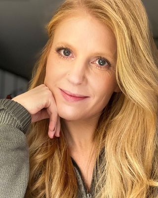 Photo of Lindsay Schulz, Clinical Social Work/Therapist, LICSW