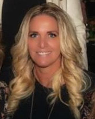 Photo of Kari Robertson, Registered Social Worker, MSW, RSW