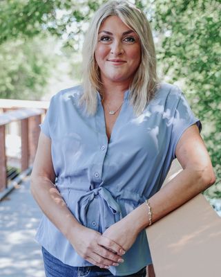 Photo of Ajda Kay Lommen, Clinical Social Work/Therapist, MSW, LICSW