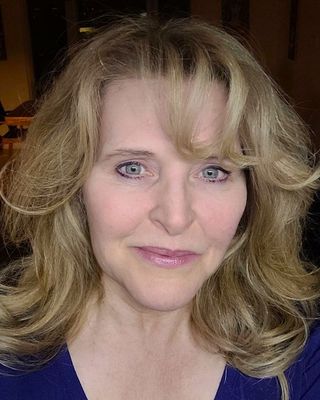 Photo of Serri Lasuik, Registered Social Worker in Calgary, AB