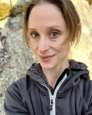 Photo of Lia Simonds, Clinical Social Work/Therapist, LICSW, MEd, E-RYT