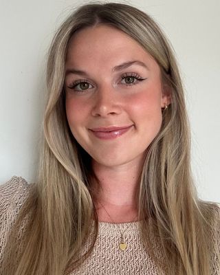 Photo of Samantha Dillen, Registered Psychotherapist (Qualifying), BA, MA
