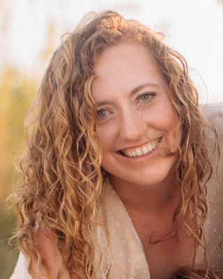 Photo of Megan Renee Bentley, Clinical Social Work/Therapist, RN, BSN, LLMSW